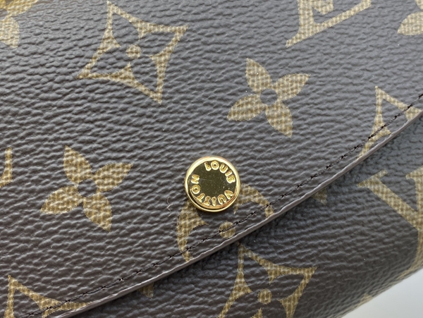 LVコピーウォレット角部分ディテール